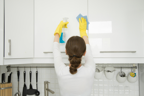 Kitchen Cleaning Pro Tips Tricks Blog, Tips Cleaning Grease Off Kitchen Cabinets